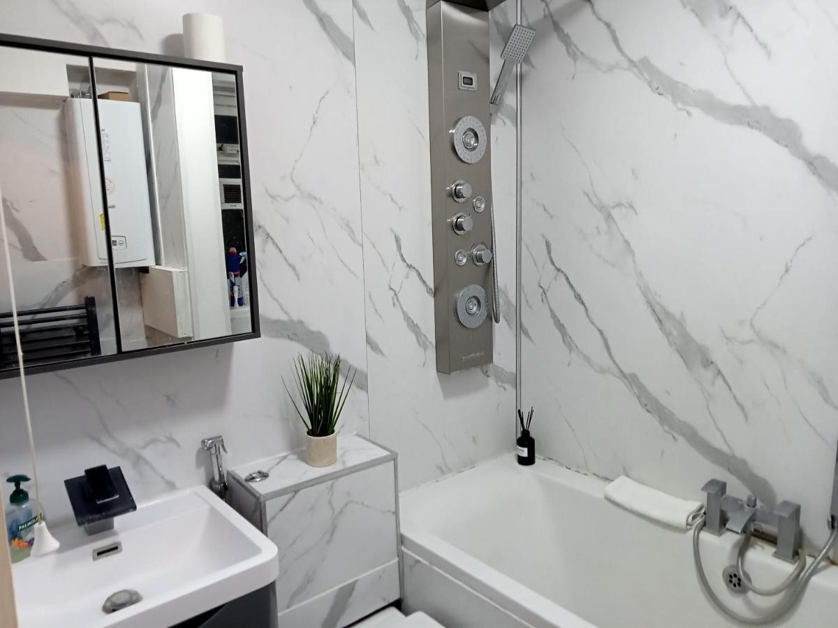 Studio Apartment In London, Bethnal Green 外观 照片